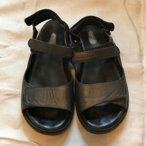 Wolky’s flora walking shoes sz 39